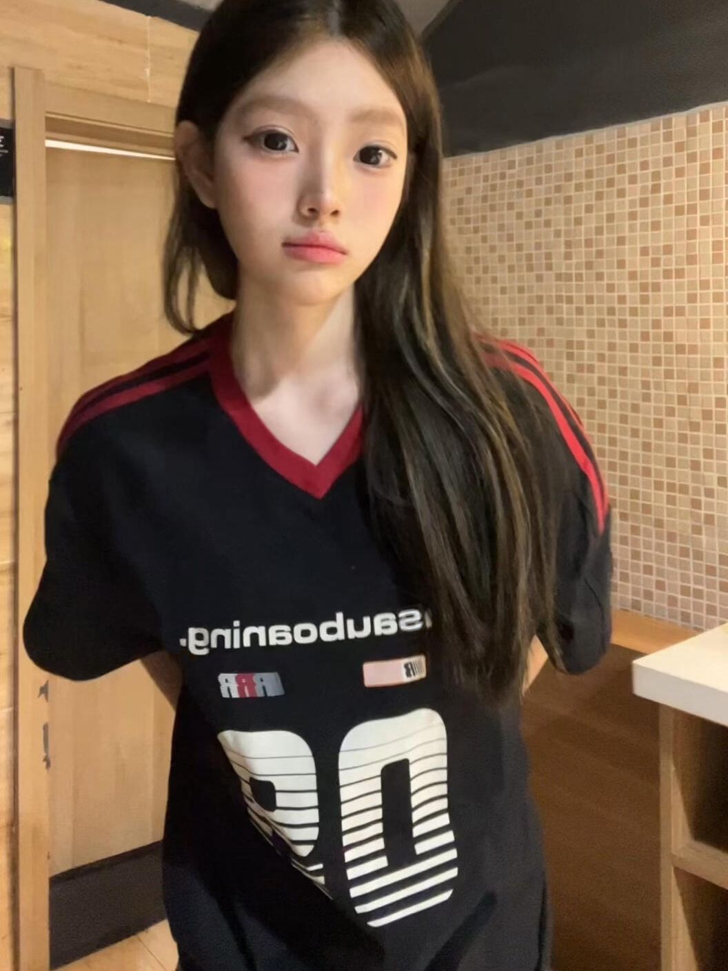 American Retro Oversized V-Neck Short Sleeve T-Shirt for Women - Three-Stripe Color-Blocked Summer High Street Style American Retro Oversized V-Neck Short Sleeve T-Shirt for Women - Three-Stripe Color-Blocked Summer High Street Style