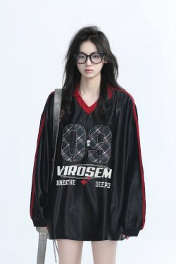 American Retro Oversized White Long Sleeve T-Shirt for Women - Cozy Polo Jersey Sweatshirt with Mountain Quote for Autumn Fashion