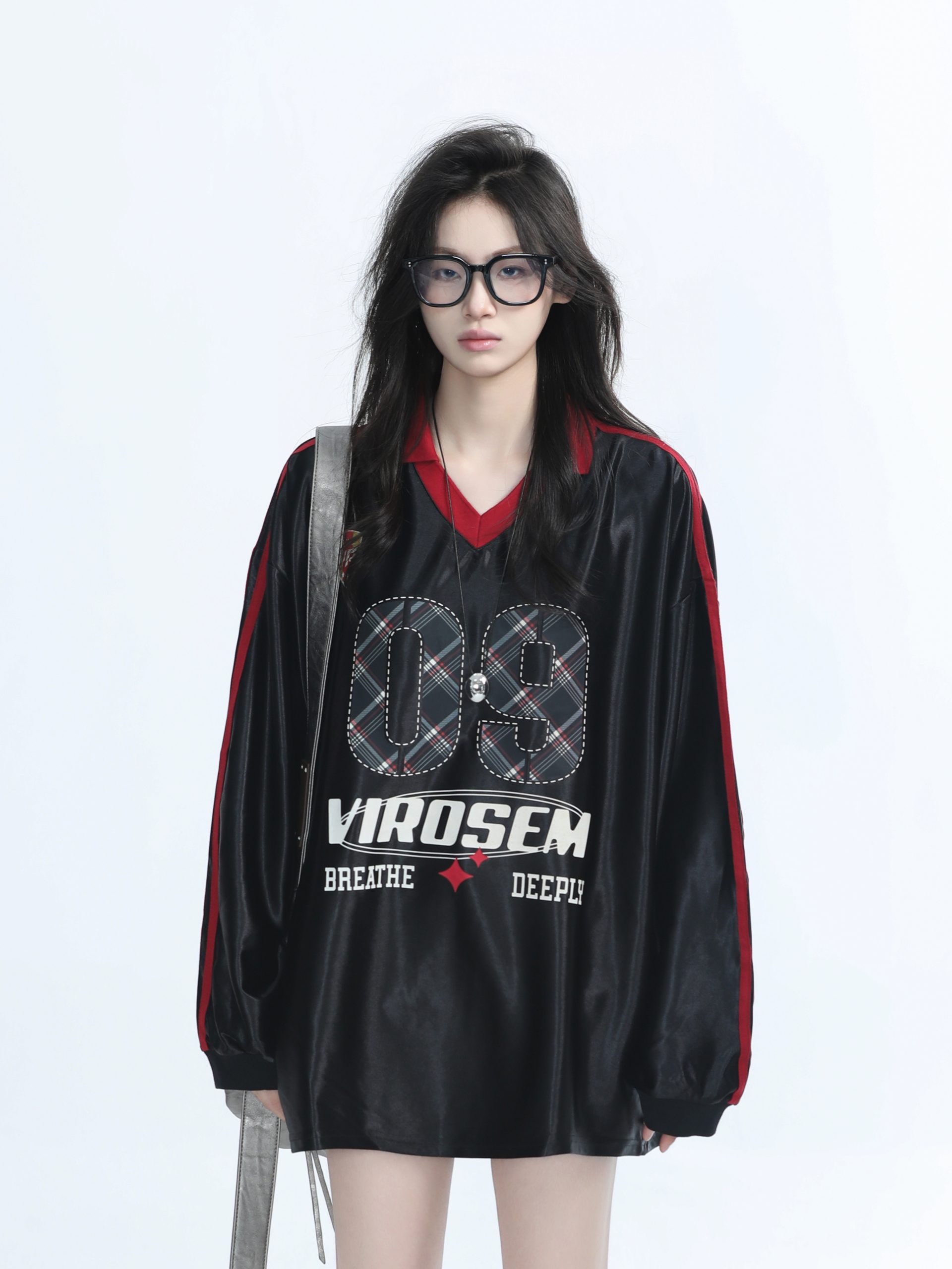 American Retro Oversized White Long Sleeve T-Shirt for Women - Cozy Polo Jersey Sweatshirt with Mountain Quote for Autumn Fashion American Retro Oversized White Long Sleeve T-Shirt for Women - Cozy Polo Jersey Sweatshirt with Mountain Quote for Autumn Fashion