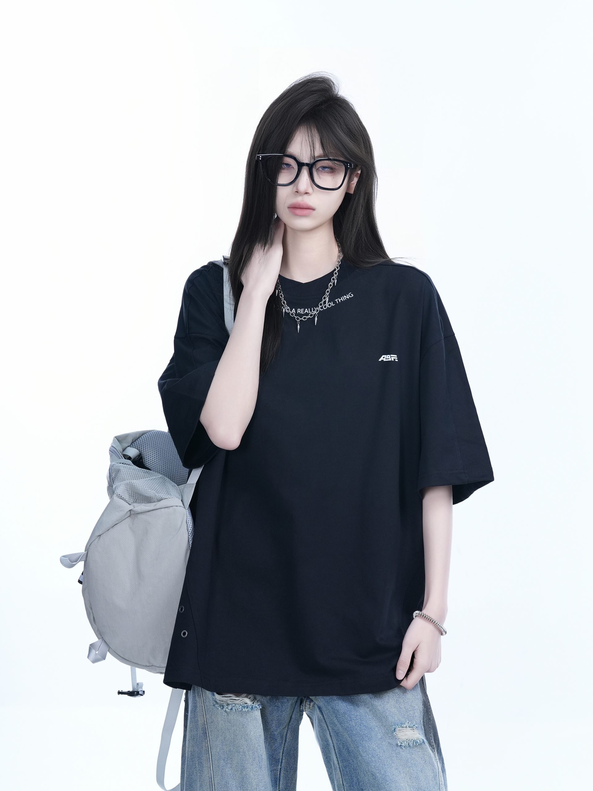 American Retro Oversized White Short Sleeve T-Shirt for Women - Summer Casual Loose Fit with "Sit and Eat Until the Mountains Are Empty" Design American Retro Oversized White Short Sleeve T-Shirt for Women - Summer Casual Loose Fit with "Sit and Eat Until the Mountains Are Empty" Design