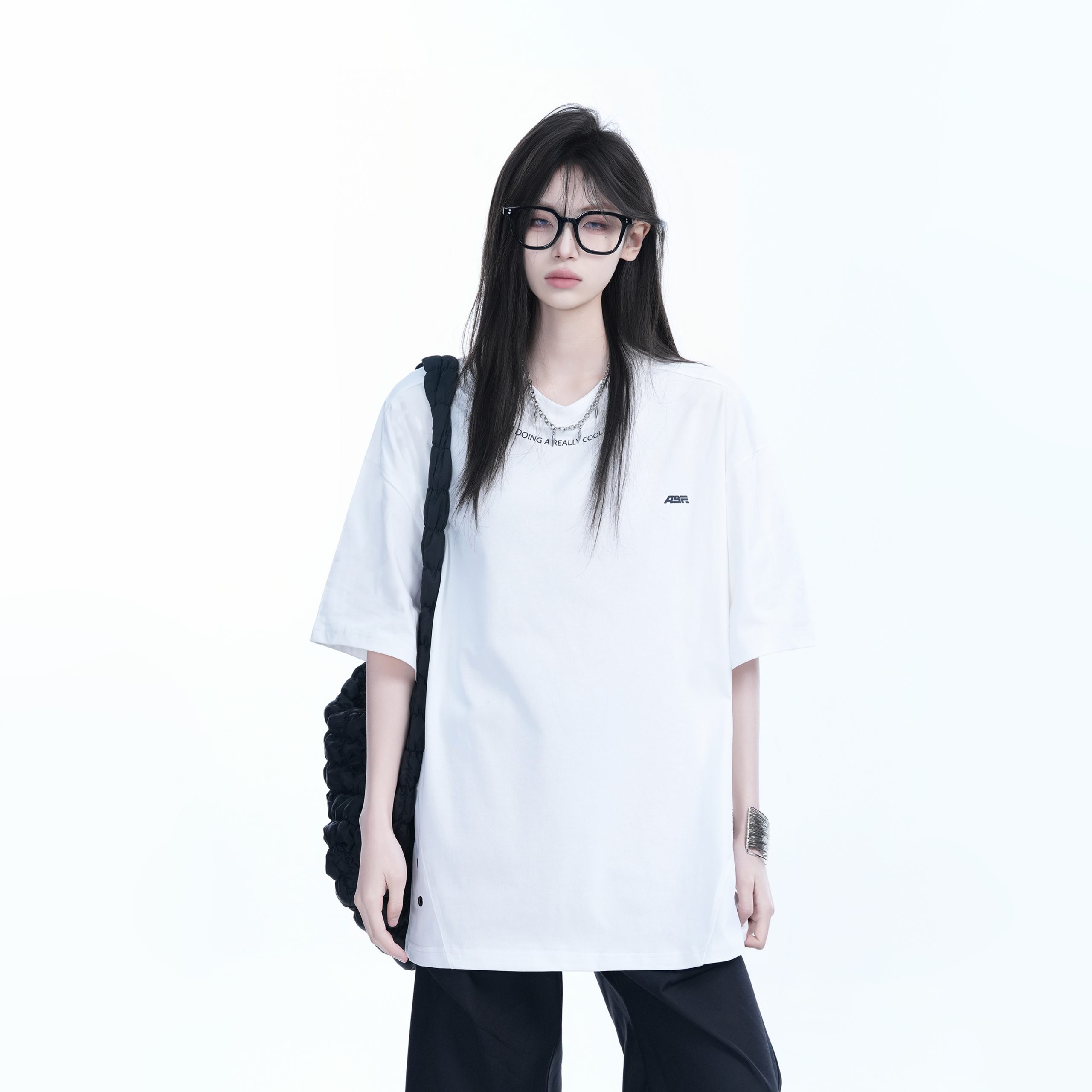 American Retro Oversized White Short Sleeve T-Shirt for Women - Summer Casual Loose Fit with "Sit and Eat Until the Mountains Are Empty" Design American Retro Oversized White Short Sleeve T-Shirt for Women - Summer Casual Loose Fit with "Sit and Eat Until the Mountains Are Empty" Design