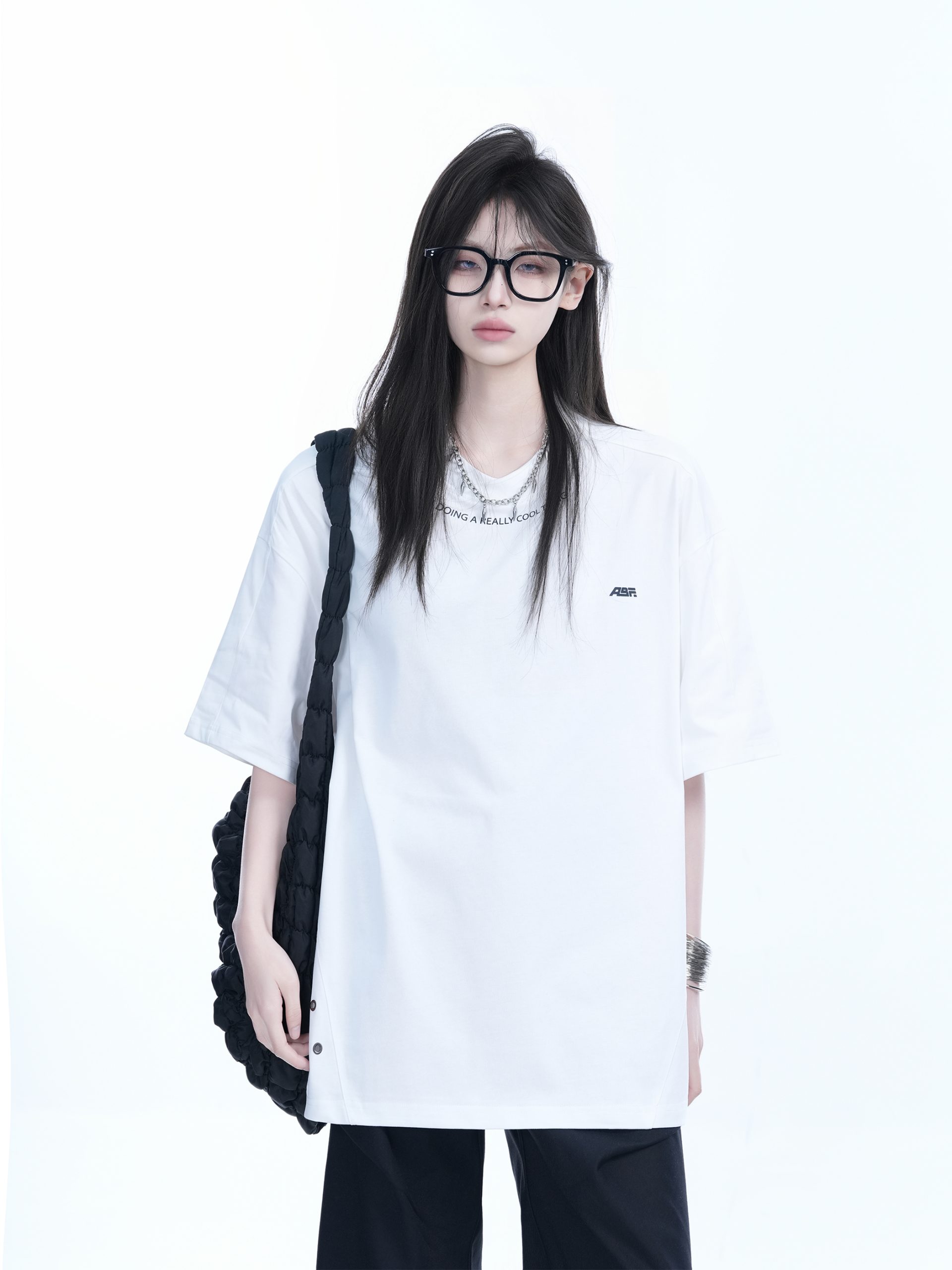 American Retro Oversized White Short Sleeve T-Shirt for Women - Summer Casual Loose Fit with "Sit and Eat Until the Mountains Are Empty" Design American Retro Oversized White Short Sleeve T-Shirt for Women - Summer Casual Loose Fit with "Sit and Eat Until the Mountains Are Empty" Design