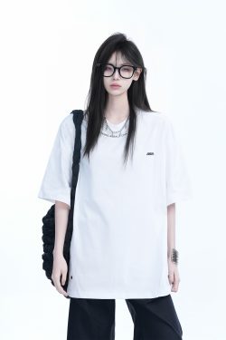 American Retro Oversized White Short Sleeve T-Shirt for Women - Summer Casual Loose Fit with "Sit and Eat Until the Mountains Are Empty" Design