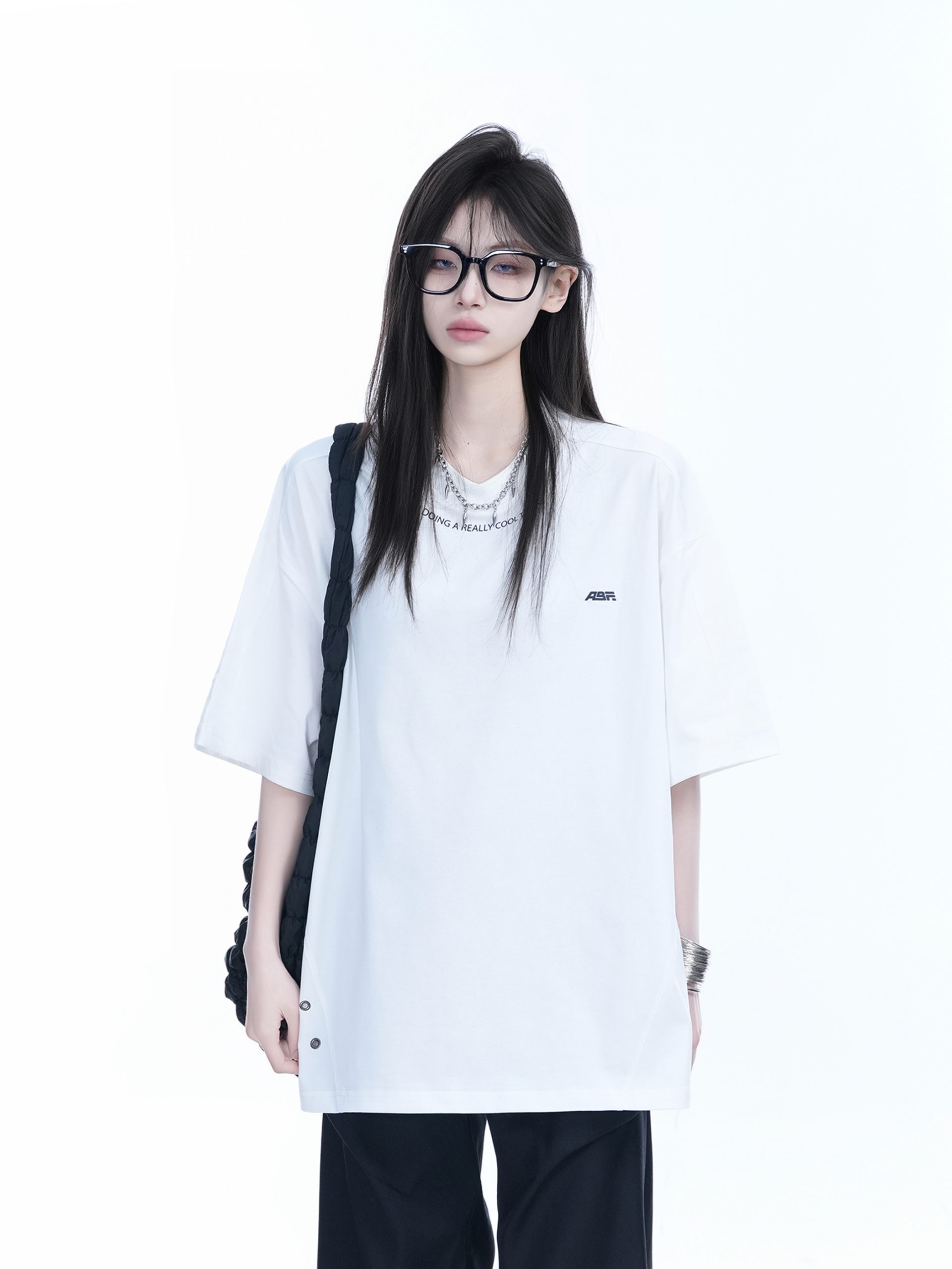 American Retro Oversized White Short Sleeve T-Shirt for Women - Summer Casual Loose Fit with "Sit and Eat Until the Mountains Are Empty" Design American Retro Oversized White Short Sleeve T-Shirt for Women - Summer Casual Loose Fit with "Sit and Eat Until the Mountains Are Empty" Design