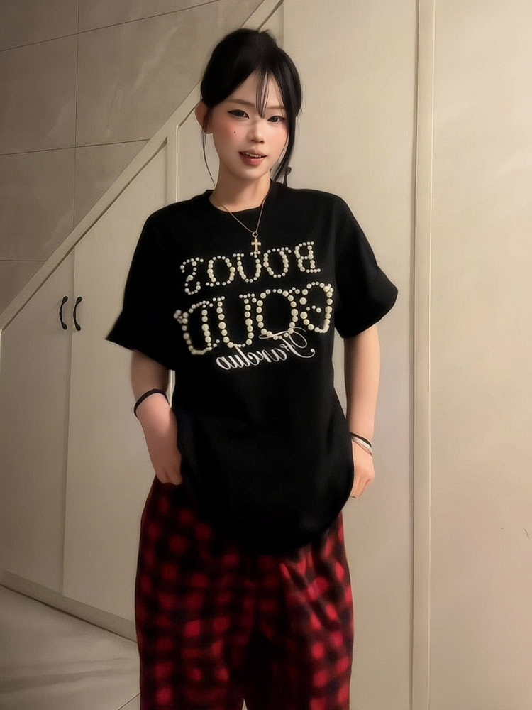 American Retro Pearl Studded Black Oversized T-Shirt for Women - Summer Short Sleeve Loose Fit Trendy Top American Retro Pearl Studded Black Oversized T-Shirt for Women - Summer Short Sleeve Loose Fit Trendy Top