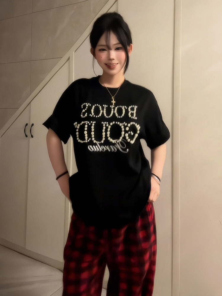 American Retro Pearl Studded Black Oversized T-Shirt for Women - Summer Short Sleeve Loose Fit Trendy Top American Retro Pearl Studded Black Oversized T-Shirt for Women - Summer Short Sleeve Loose Fit Trendy Top