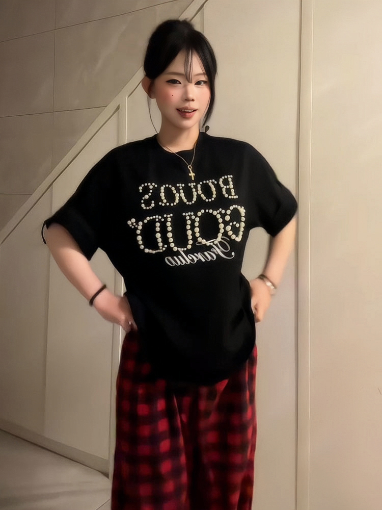 American Retro Pearl Studded Black Oversized T-Shirt for Women - Summer Short Sleeve Loose Fit Trendy Top American Retro Pearl Studded Black Oversized T-Shirt for Women - Summer Short Sleeve Loose Fit Trendy Top