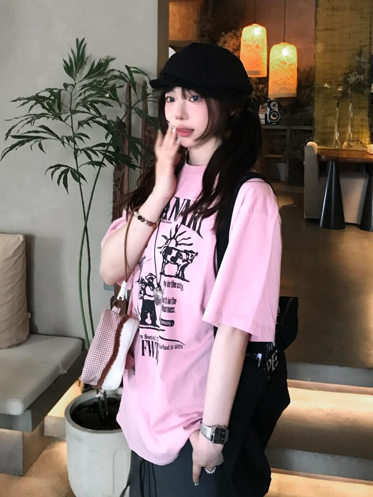 American Retro Pink Short-Sleeve Women's Summer Heavyweight T-Shirt with Illustration Letter Print - Casual College Style Top American Retro Pink Short-Sleeve Women's Summer Heavyweight T-Shirt with Illustration Letter Print - Casual College Style Top