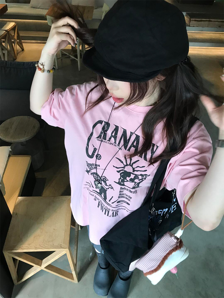American Retro Pink Short-Sleeve Women's Summer Heavyweight T-Shirt with Illustration Letter Print - Casual College Style Top American Retro Pink Short-Sleeve Women's Summer Heavyweight T-Shirt with Illustration Letter Print - Casual College Style Top