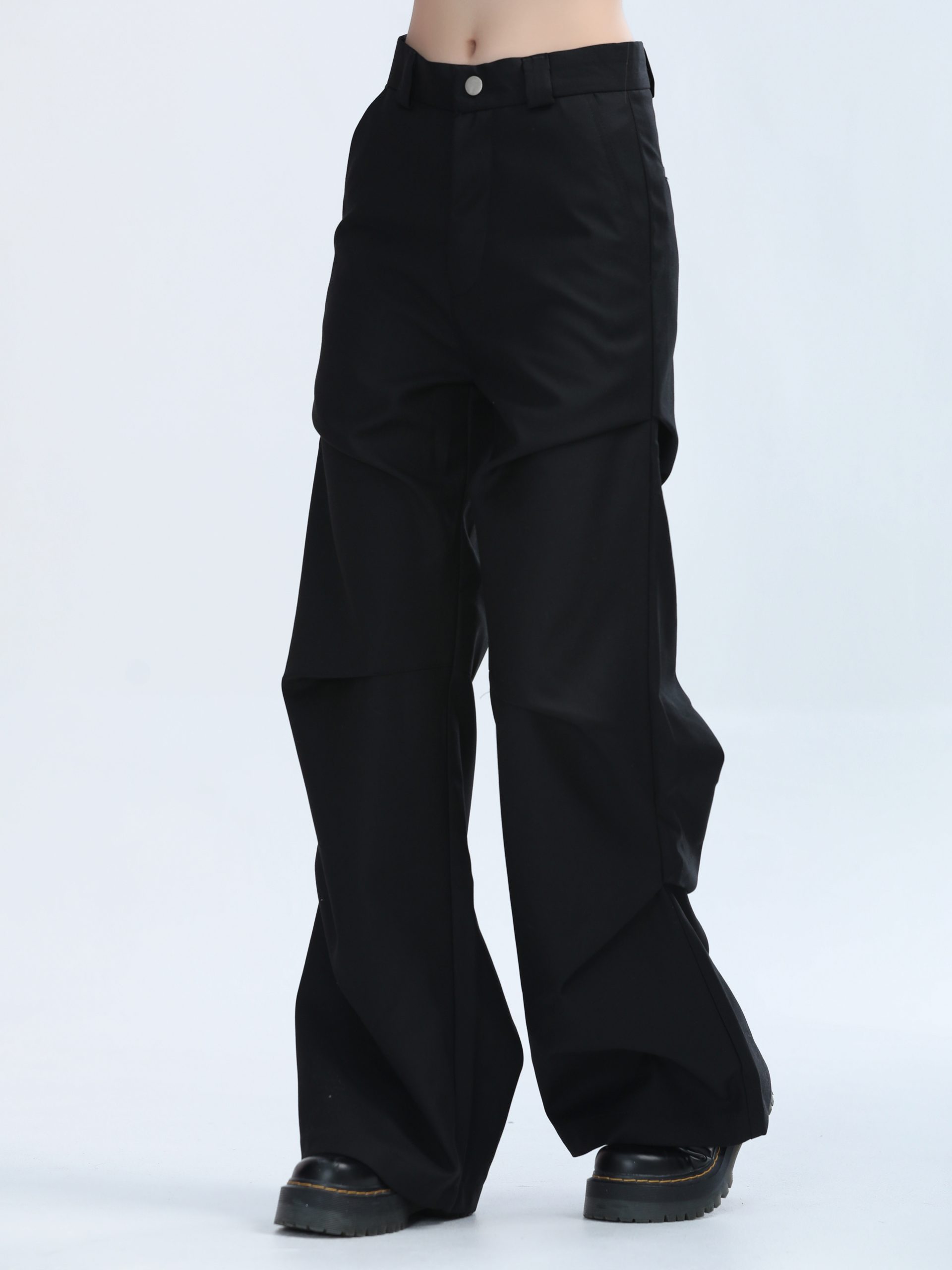 American Retro Pleated Black Casual Pants for Women - Niche Loose Straight Wide-Leg Design, Vintage Style, Comfortable Fit American Retro Pleated Black Casual Pants for Women - Niche Loose Straight Wide-Leg Design, Vintage Style, Comfortable Fit