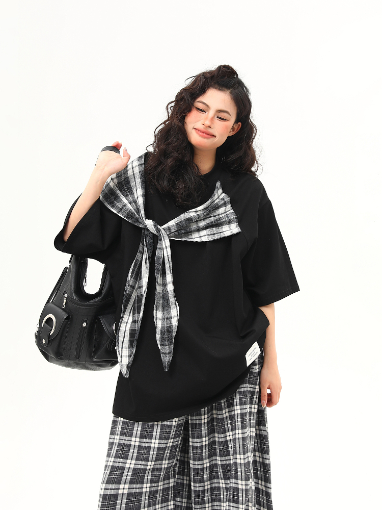 American Retro Short-Sleeve T-Shirt for Women - Wild A-Zi Shawl Design, Loose Fit, Summer Versatile Style American Retro Short-Sleeve T-Shirt for Women - Wild A-Zi Shawl Design, Loose Fit, Summer Versatile Style