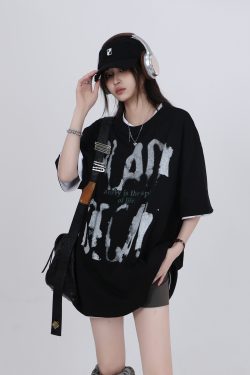 American Retro Short-Sleeve T-Shirt for Women, Summer Loose Fit, Niche Couple Graphic Tee, Vintage-Inspired Mountain Design