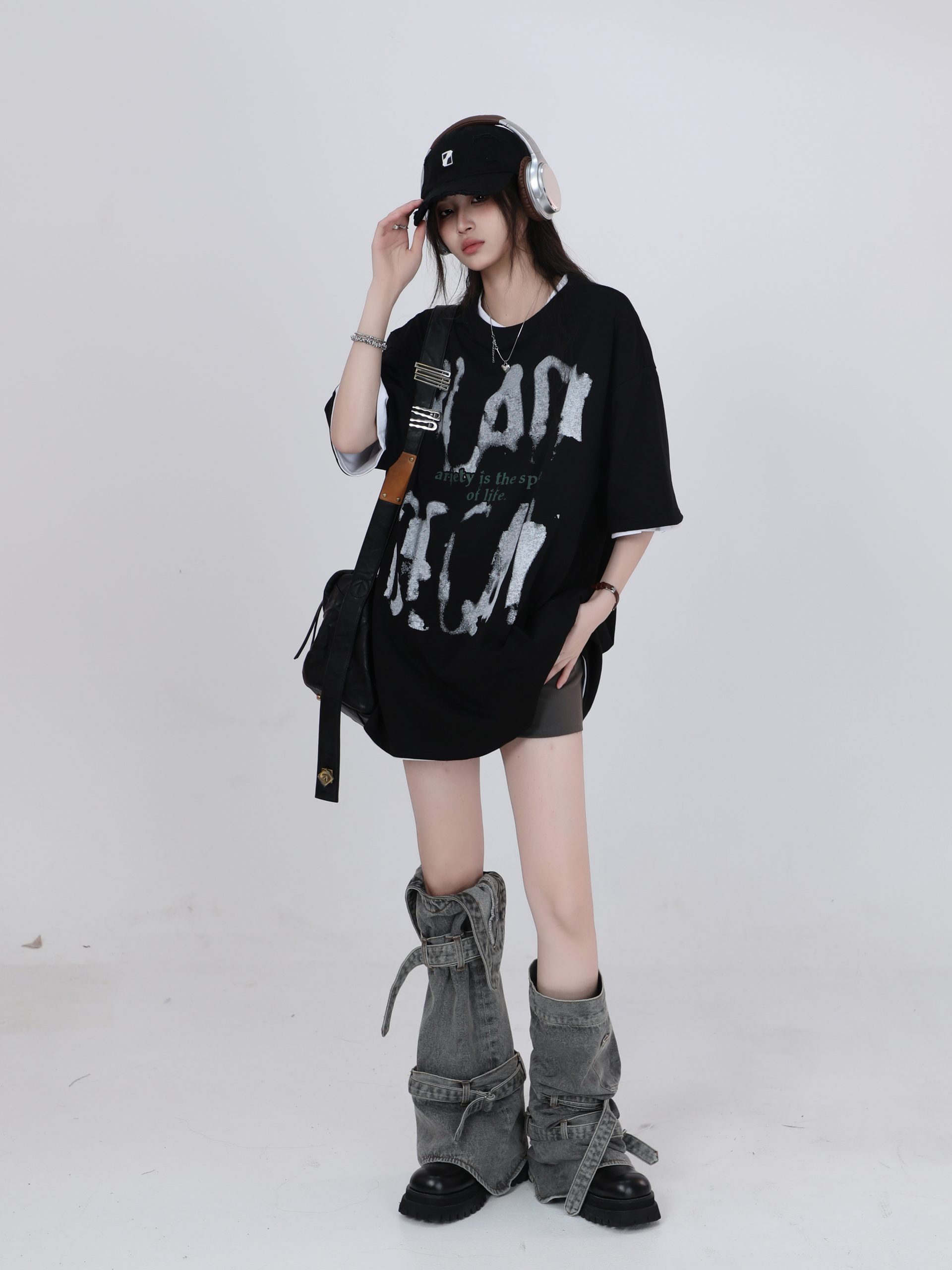 American Retro Short-Sleeve T-Shirt for Women, Summer Loose Fit, Niche Couple Graphic Tee, Vintage-Inspired Mountain Design American Retro Short-Sleeve T-Shirt for Women, Summer Loose Fit, Niche Couple Graphic Tee, Vintage-Inspired Mountain Design