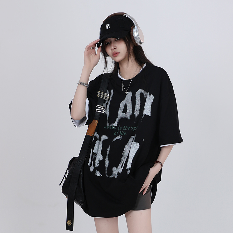 American Retro Short-Sleeve T-Shirt for Women, Summer Loose Fit, Niche Couple Graphic Tee, Vintage-Inspired Mountain Design American Retro Short-Sleeve T-Shirt for Women, Summer Loose Fit, Niche Couple Graphic Tee, Vintage-Inspired Mountain Design