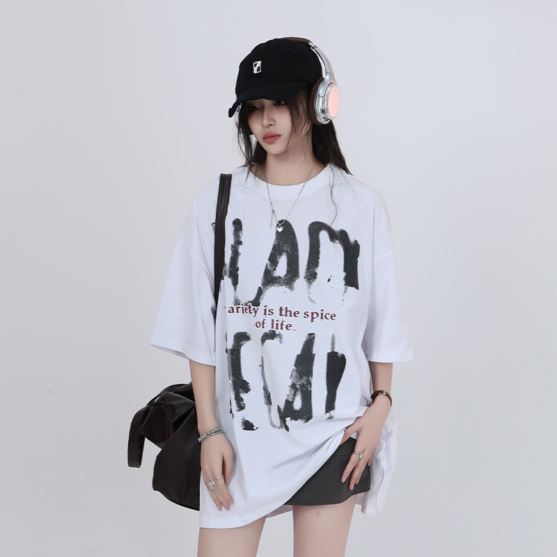 American Retro Short-Sleeve T-Shirt for Women, Summer Loose Fit, Niche Couple Graphic Tee, Vintage-Inspired Mountain Design American Retro Short-Sleeve T-Shirt for Women, Summer Loose Fit, Niche Couple Graphic Tee, Vintage-Inspired Mountain Design