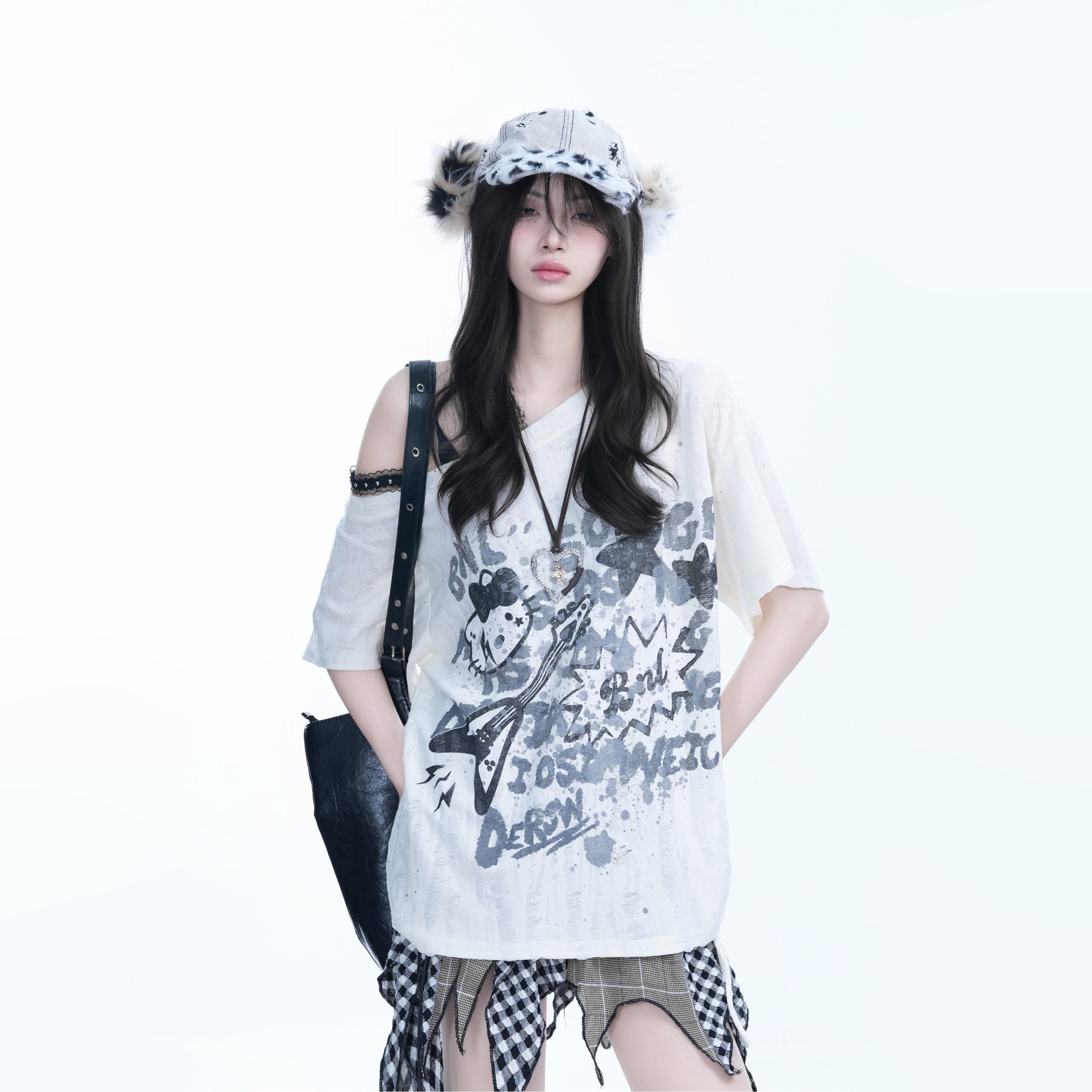 American Retro "Sit and Eat" Graffiti Off-Shoulder Short Sleeve T-Shirt for Women, Loose Fit, INS Style, Y2K Aesthetic American Retro "Sit and Eat" Graffiti Off-Shoulder Short Sleeve T-Shirt for Women, Loose Fit, INS Style, Y2K Aesthetic