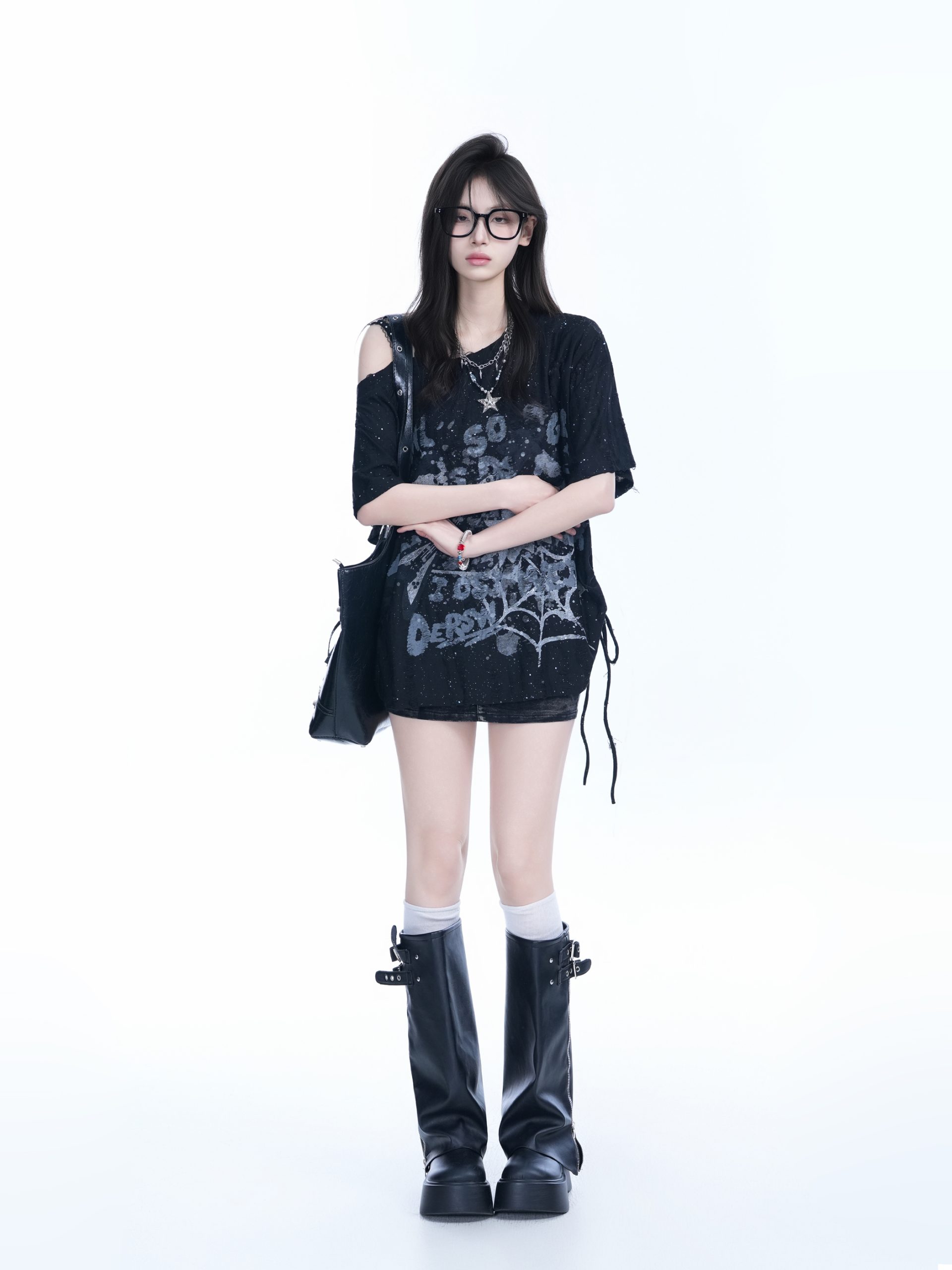 American Retro "Sit and Eat" Graffiti Off-Shoulder Short Sleeve T-Shirt for Women, Loose Fit, INS Style, Y2K Aesthetic American Retro "Sit and Eat" Graffiti Off-Shoulder Short Sleeve T-Shirt for Women, Loose Fit, INS Style, Y2K Aesthetic