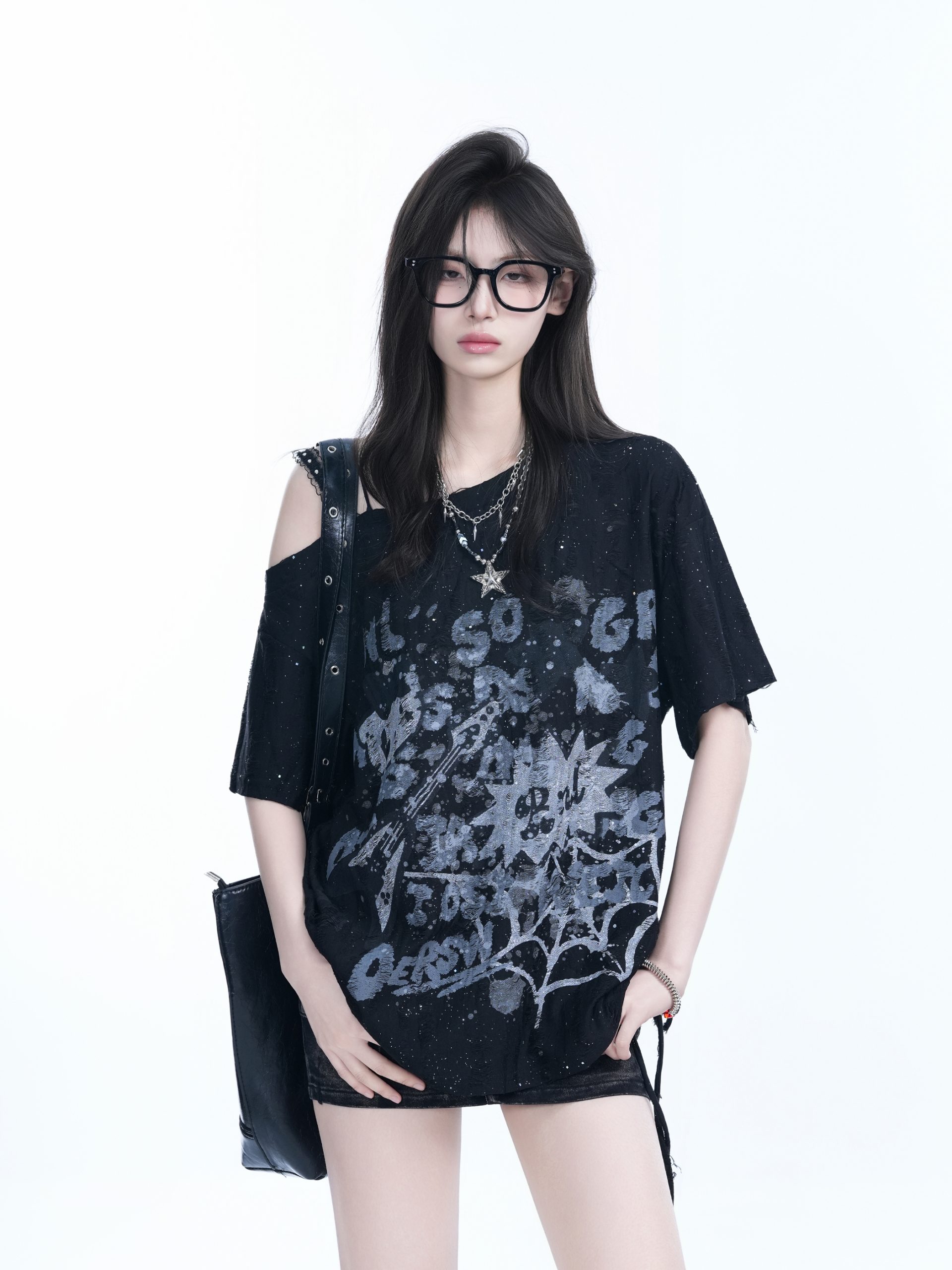 American Retro "Sit and Eat" Graffiti Off-Shoulder Short Sleeve T-Shirt for Women, Loose Fit, INS Style, Y2K Aesthetic American Retro "Sit and Eat" Graffiti Off-Shoulder Short Sleeve T-Shirt for Women, Loose Fit, INS Style, Y2K Aesthetic