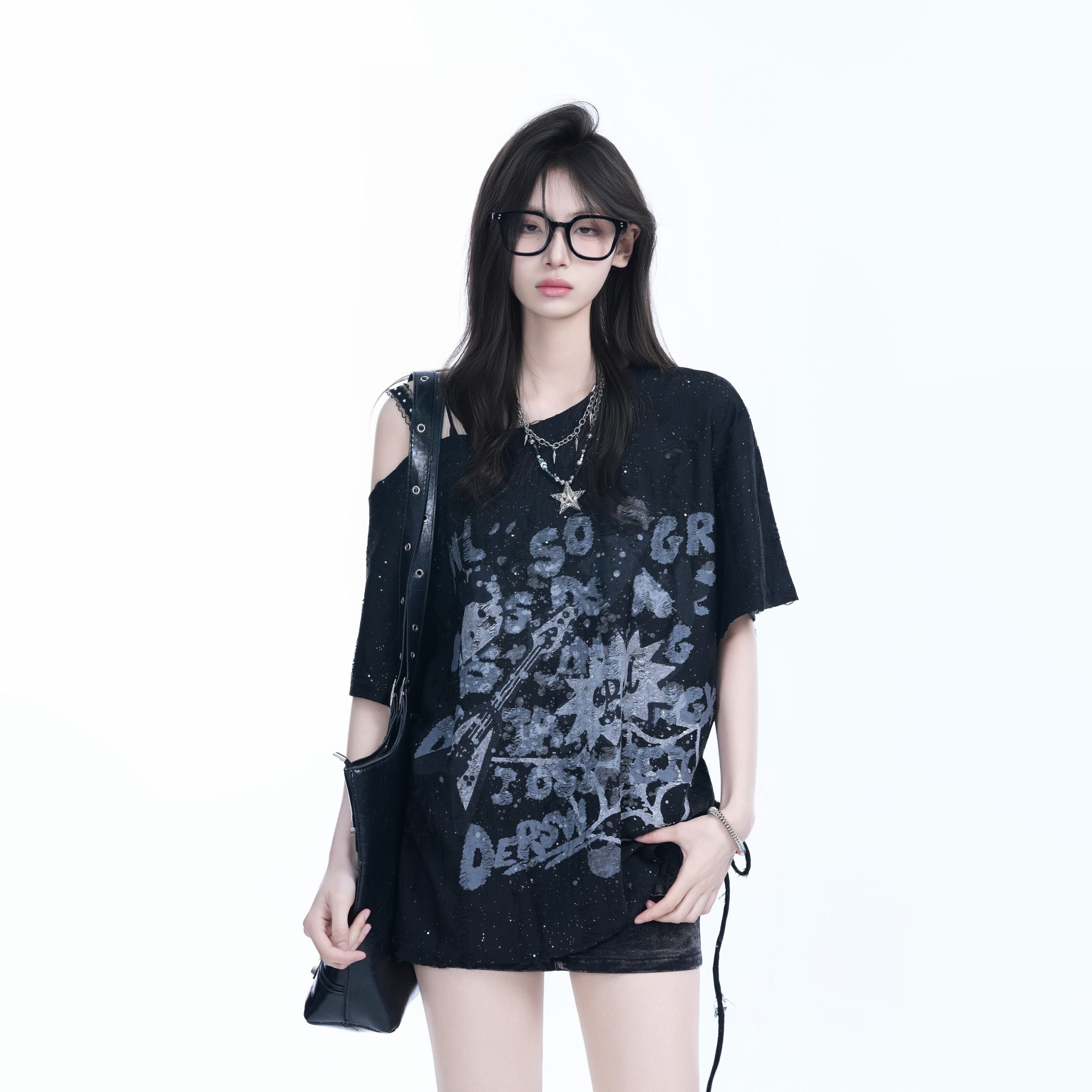 American Retro "Sit and Eat" Graffiti Off-Shoulder Short Sleeve T-Shirt for Women, Loose Fit, INS Style, Y2K Aesthetic American Retro "Sit and Eat" Graffiti Off-Shoulder Short Sleeve T-Shirt for Women, Loose Fit, INS Style, Y2K Aesthetic