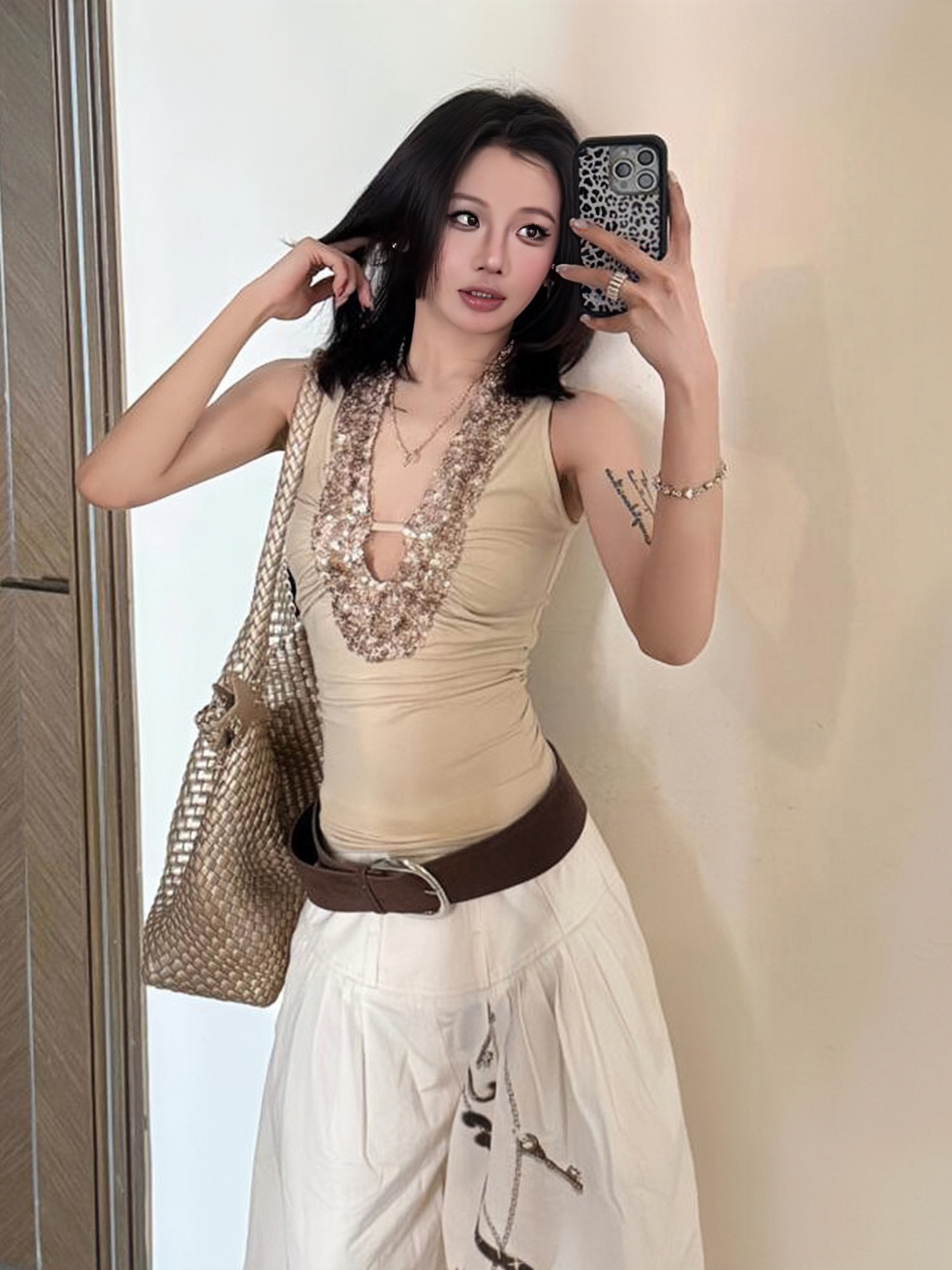 American Retro Sleeveless Spicy Girl Tank Top with Sequins, Slim Fit Summer Top, Trendy Y2K Style American Retro Sleeveless Spicy Girl Tank Top with Sequins, Slim Fit Summer Top, Trendy Y2K Style