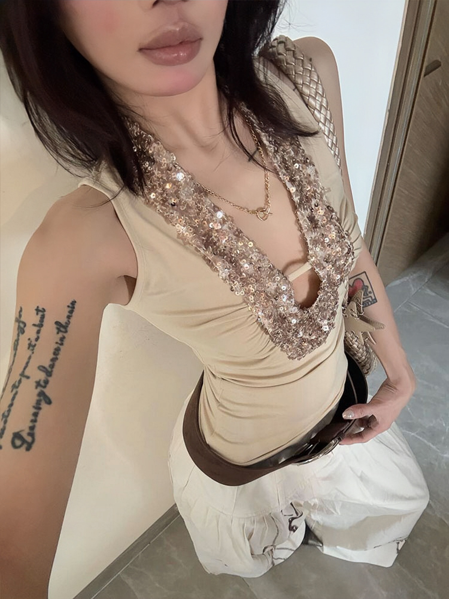 American Retro Sleeveless Spicy Girl Tank Top with Sequins, Slim Fit Summer Top, Trendy Y2K Style American Retro Sleeveless Spicy Girl Tank Top with Sequins, Slim Fit Summer Top, Trendy Y2K Style