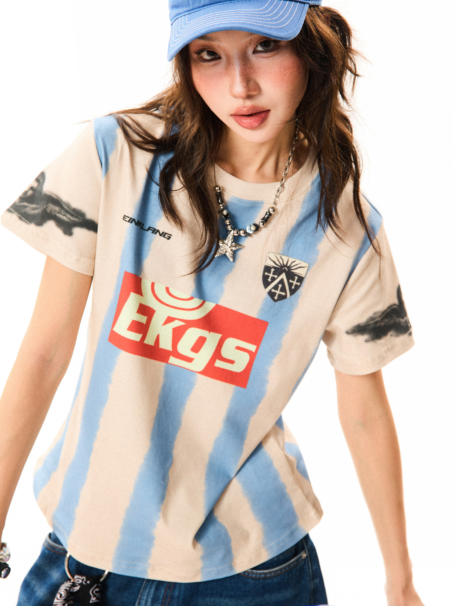 American Retro Sports Style Short-Sleeve T-Shirt for Women - Slim Fit Summer Top, Versatile 90s Inspired Fashion American Retro Sports Style Short-Sleeve T-Shirt for Women - Slim Fit Summer Top, Versatile 90s Inspired Fashion