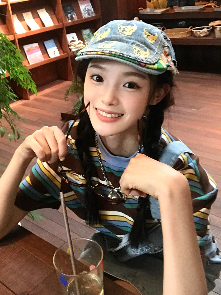 American Retro Striped Short Sleeve Casual Color-Blocking T-Shirt for Women - Summer Loose Fit College Style Top American Retro Striped Short Sleeve Casual Color-Blocking T-Shirt for Women - Summer Loose Fit College Style Top