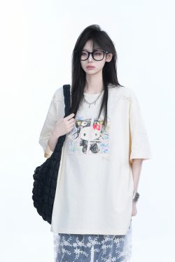 American Retro Style Black Short-Sleeve T-Shirt for Women with Kitty Cat Graffiti, Loose Round Neck, Y2K Vibe, Casual Fashion Top