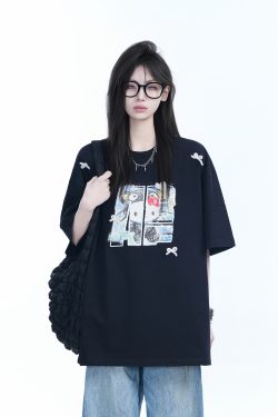 American Retro Style Black Short-Sleeve T-Shirt for Women with Kitty Cat Graffiti, Loose Round Neck, Y2K Vibe, Casual Fashion Top