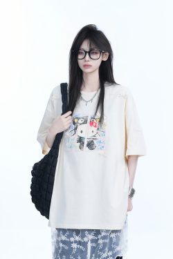 American Retro Style Black Short-Sleeve T-Shirt for Women with Kitty Cat Graffiti, Loose Round Neck, Y2K Vibe, Casual Fashion Top