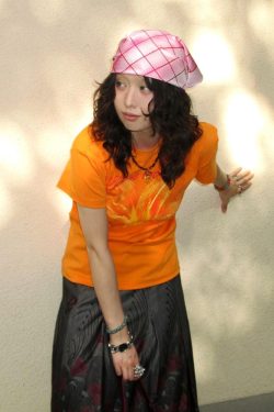 American Retro Summer Lily Print T-Shirt for Women, Round Neck, Short Sleeves, Slim Fit, 90s Inspired Orange Top