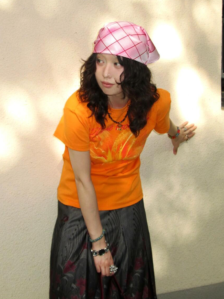 American Retro Summer Lily Print T-Shirt for Women, Round Neck, Short Sleeves, Slim Fit, 90s Inspired Orange Top American Retro Summer Lily Print T-Shirt for Women, Round Neck, Short Sleeves, Slim Fit, 90s Inspired Orange Top