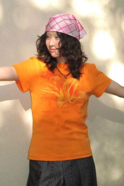 American Retro Summer Lily Print T-Shirt for Women, Round Neck, Short Sleeves, Slim Fit, 90s Inspired Orange Top