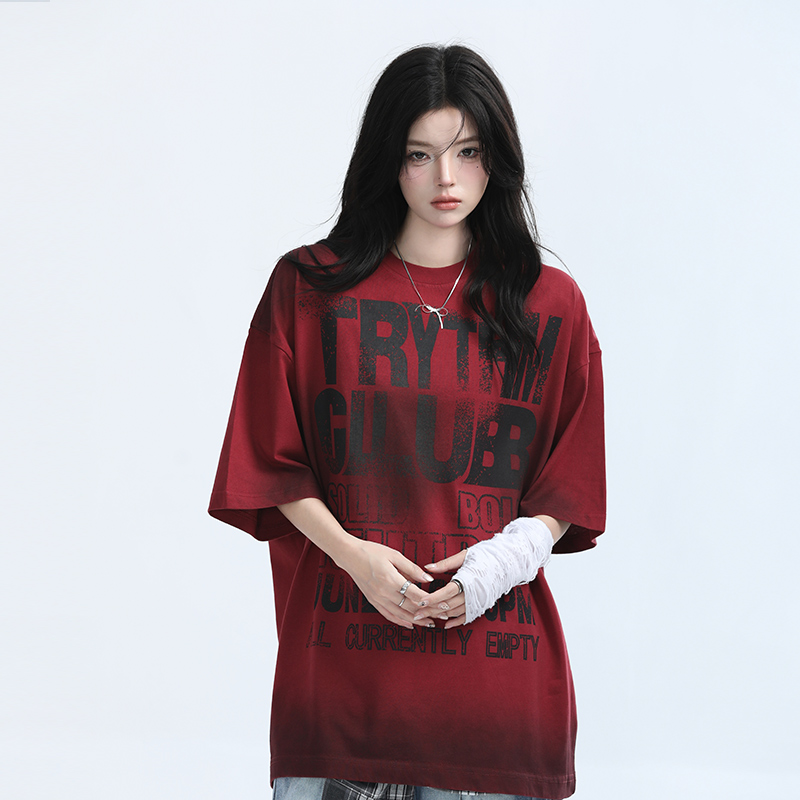 American Retro Tie-Dye Red Short Sleeve T-Shirt for Women - Heavy-Duty Loose Fit Summer Tee with Mountain Graphic Design American Retro Tie-Dye Red Short Sleeve T-Shirt for Women - Heavy-Duty Loose Fit Summer Tee with Mountain Graphic Design