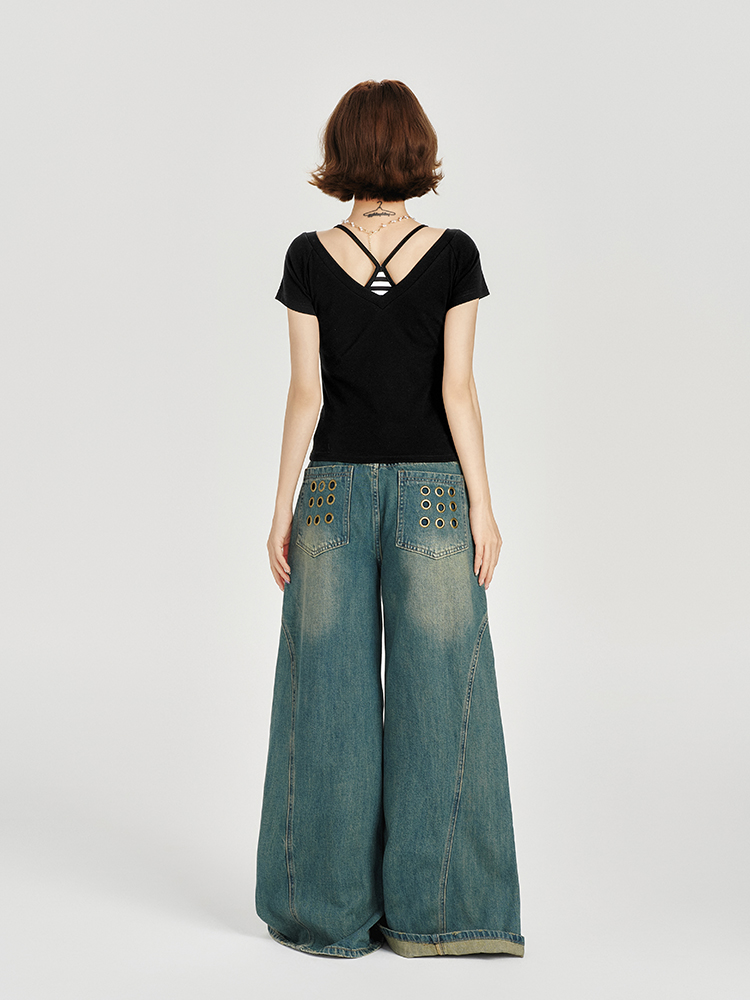 American Retro V-Neck Short Sleeve T-Shirt for Women - Summer Slim Fit Top, Millennial Style, Y2K Fashion American Retro V-Neck Short Sleeve T-Shirt for Women - Summer Slim Fit Top, Millennial Style, Y2K Fashion