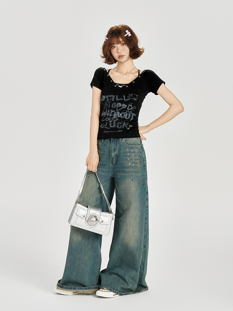 American Retro V-Neck Short Sleeve T-Shirt for Women - Summer Slim Fit Top, Millennial Style, Y2K Fashion American Retro V-Neck Short Sleeve T-Shirt for Women - Summer Slim Fit Top, Millennial Style, Y2K Fashion