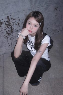 American Retro White Fitted T-Shirt for Women, Sexy Slim Fit Short Sleeve Top, Summer Street Style