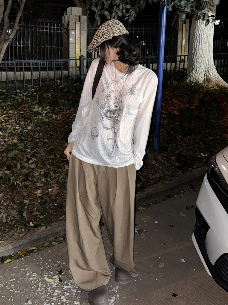 American Style Long Sleeve T-Shirt for Women, Summer Shell Print, Sheer Sun Protection Cover-Up, Loose Fit, Trendy Couple's Top American Style Long Sleeve T-Shirt for Women, Summer Shell Print, Sheer Sun Protection Cover-Up, Loose Fit, Trendy Couple's Top