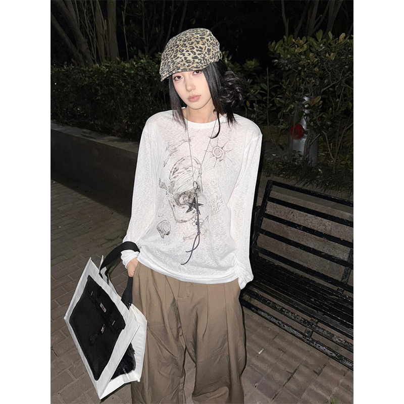 American Style Long Sleeve T-Shirt for Women, Summer Shell Print, Sheer Sun Protection Cover-Up, Loose Fit, Trendy Couple's Top American Style Long Sleeve T-Shirt for Women, Summer Shell Print, Sheer Sun Protection Cover-Up, Loose Fit, Trendy Couple's Top