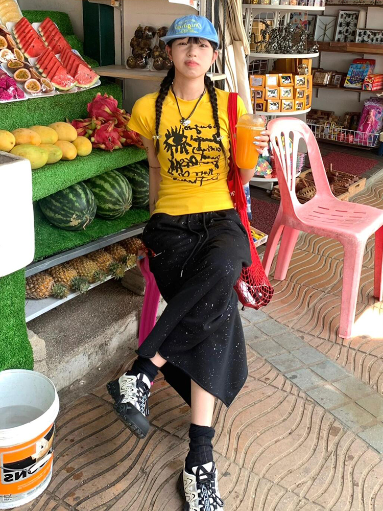 American Style Slim-Fit Short T-Shirt for Women - Summer Graffiti Print, Stretchy, Flattering Shoulder Top American Style Slim-Fit Short T-Shirt for Women - Summer Graffiti Print, Stretchy, Flattering Shoulder Top