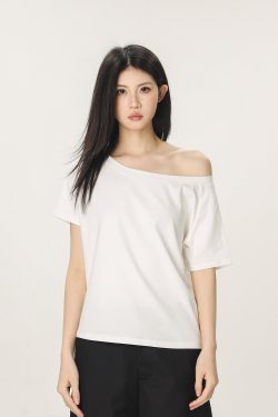 American Style Slouchy Loose Short Sleeve T-shirt for Women - Summer Off-Shoulder Casual Top, Beer Team Captain Design