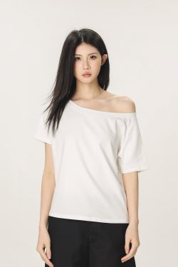 American Style Slouchy Loose Short Sleeve T-shirt for Women - Summer Off-Shoulder Casual Top, Beer Team Captain Design