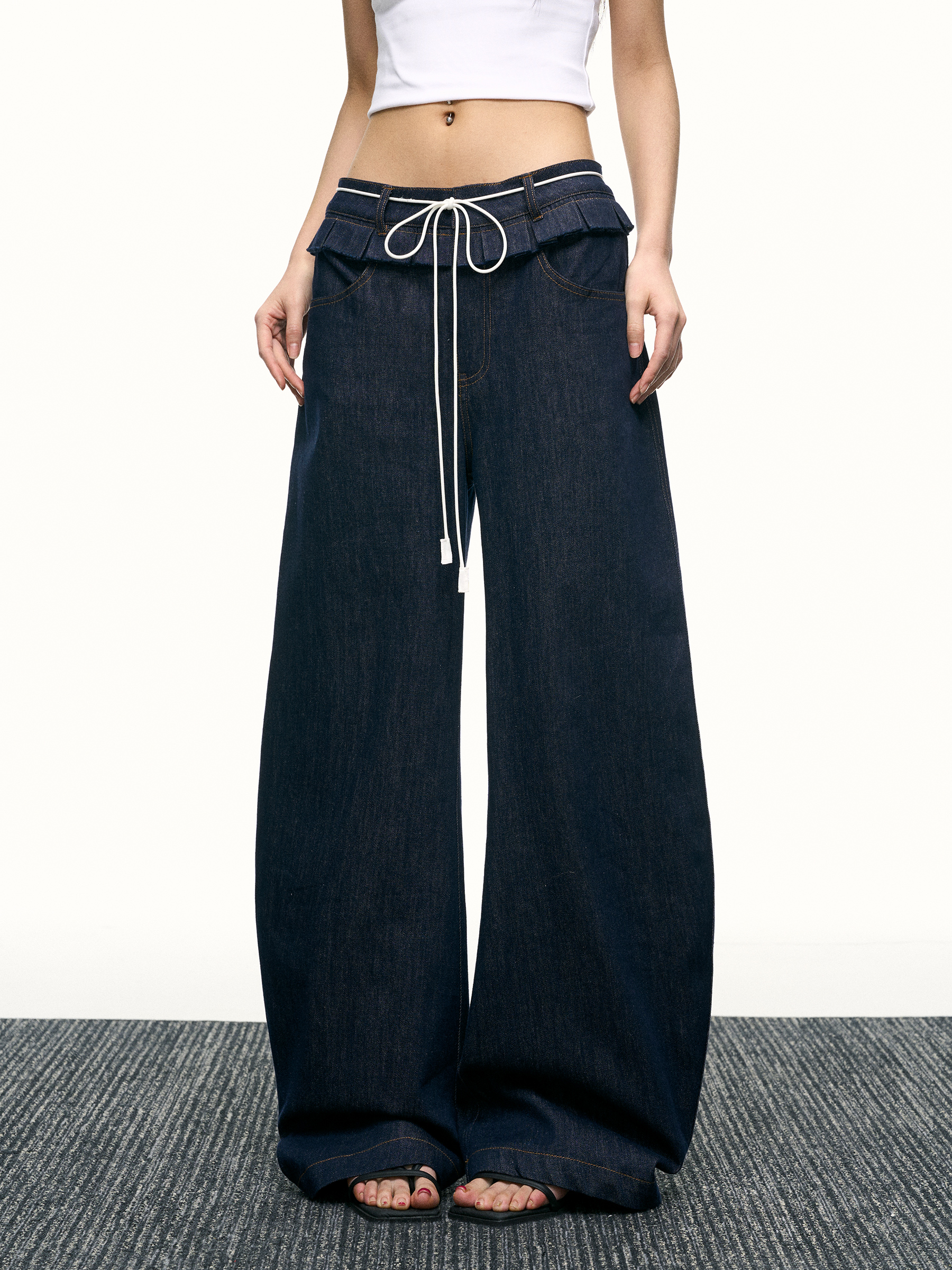 American-Style Spicy Girl Ruffled Wide-Leg Jeans - Curved Blade Design, Loose Fit, Spring/Summer Fashion, Trendy Casual Pants American-Style Spicy Girl Ruffled Wide-Leg Jeans - Curved Blade Design, Loose Fit, Spring/Summer Fashion, Trendy Casual Pants
