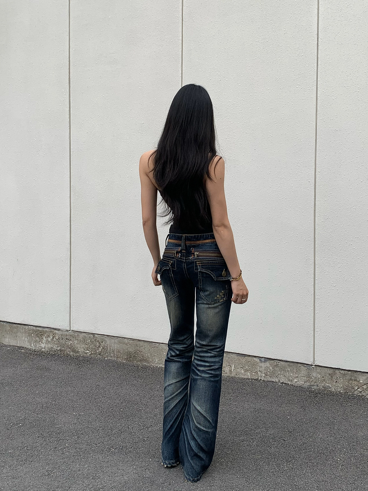 Anti-Industrialization Low-Rise Jeans with Bombing Leg Shape for a Unique Cowboy Heavy Industry Look Anti-Industrialization Low-Rise Jeans with Bombing Leg Shape for a Unique Cowboy Heavy Industry Look