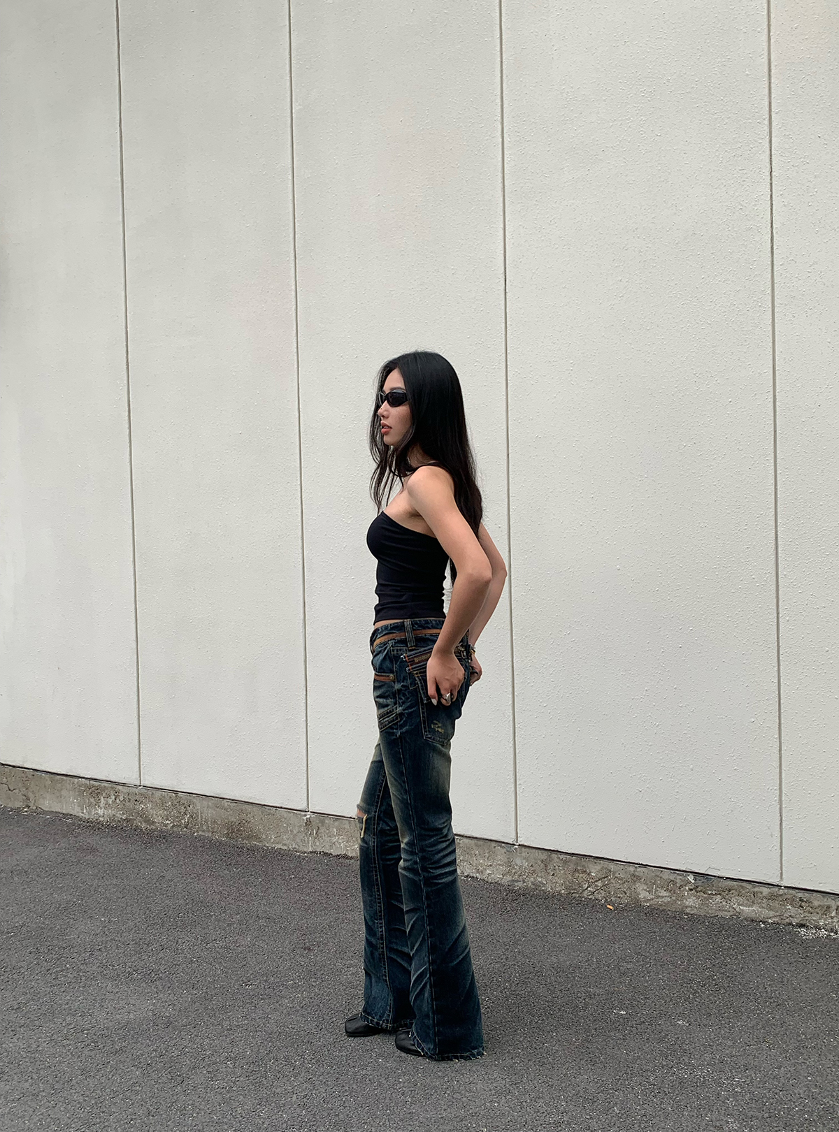 Anti-Industrialization Low-Rise Jeans with Bombing Leg Shape for a Unique Cowboy Heavy Industry Look Anti-Industrialization Low-Rise Jeans with Bombing Leg Shape for a Unique Cowboy Heavy Industry Look