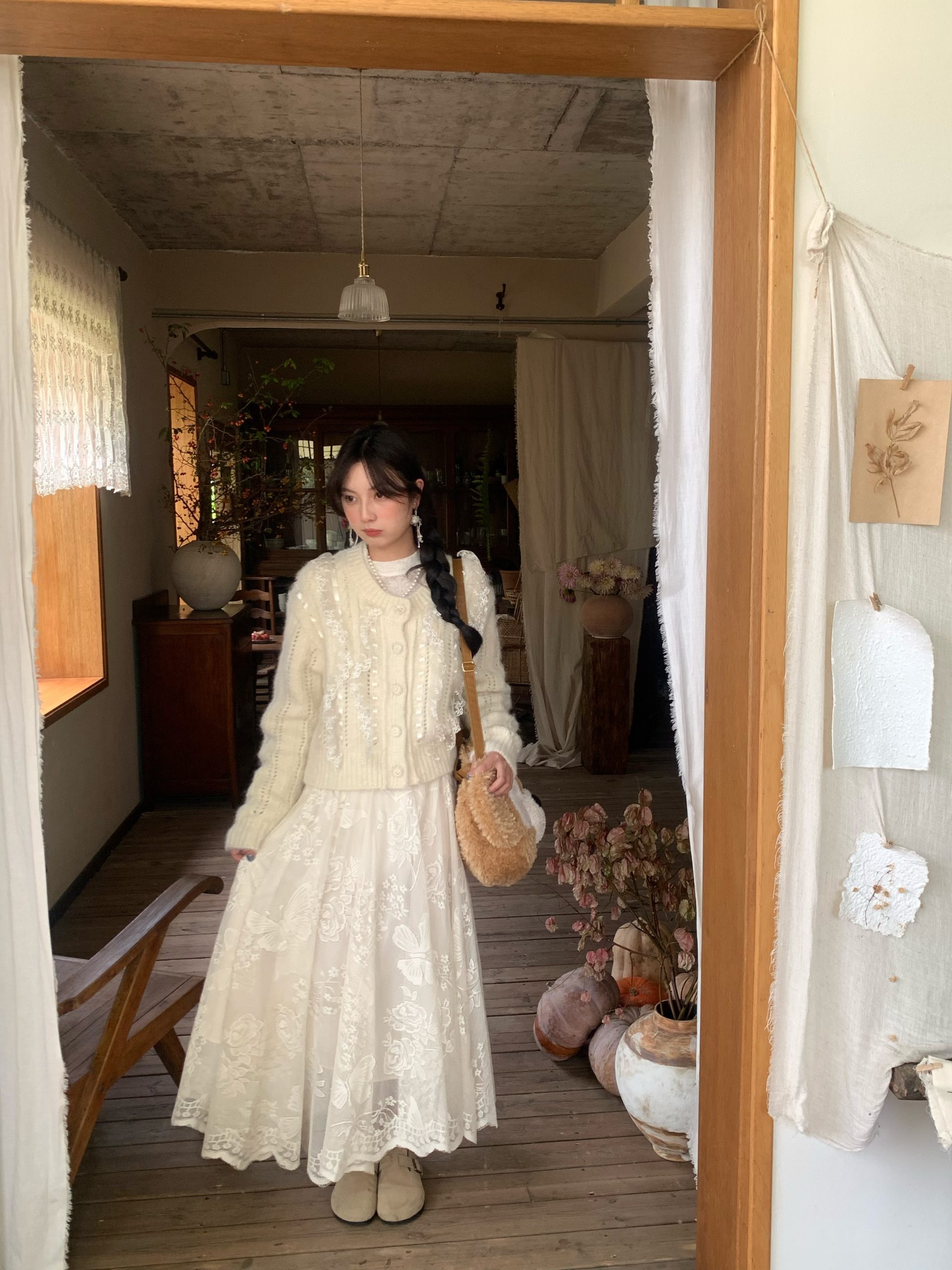 Apricot Butterfly Lace Midi Skirt for Women - Loose A-Line Vintage Style Long Skirt for Autumn and Winter Fashion Apricot Butterfly Lace Midi Skirt for Women - Loose A-Line Vintage Style Long Skirt for Autumn and Winter Fashion