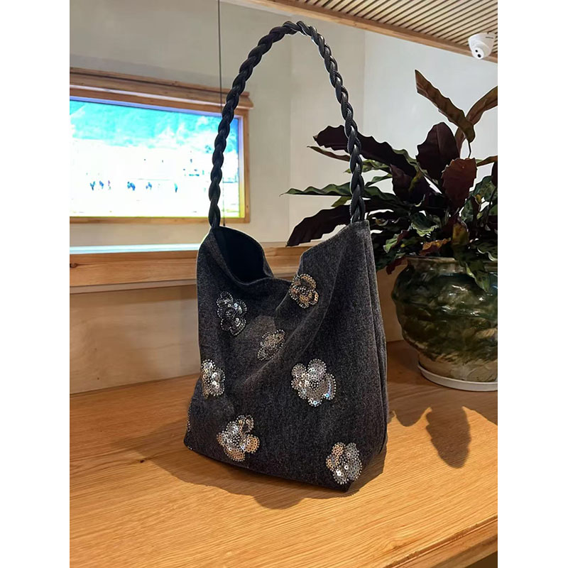 Artistic Black Dry Rose Jacquard Single-Shoulder Handbag - Chinese Style National Wind Sequin Tote Bag Artistic Black Dry Rose Jacquard Single-Shoulder Handbag - Chinese Style National Wind Sequin Tote Bag