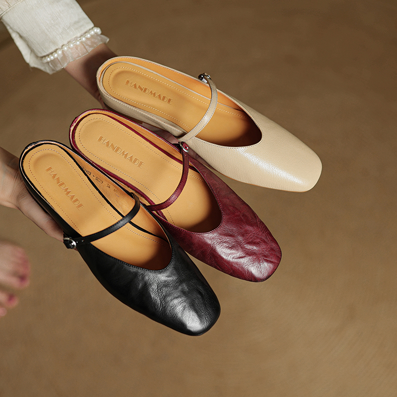 Artistic Minimalist Slip-On Flat Sandals with Buckle - Slim-Fit Closed-Toe Casual Outdoor Footwear Artistic Minimalist Slip-On Flat Sandals with Buckle - Slim-Fit Closed-Toe Casual Outdoor Footwear