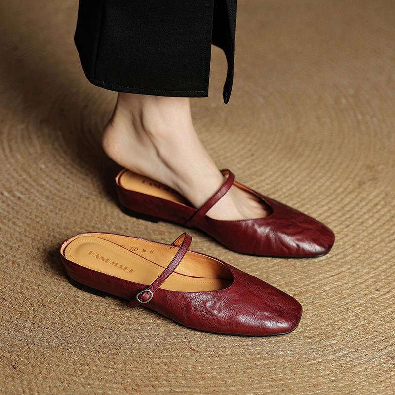 Artistic Minimalist Slip-On Flat Sandals with Buckle - Slim-Fit Closed-Toe Casual Outdoor Footwear Artistic Minimalist Slip-On Flat Sandals with Buckle - Slim-Fit Closed-Toe Casual Outdoor Footwear