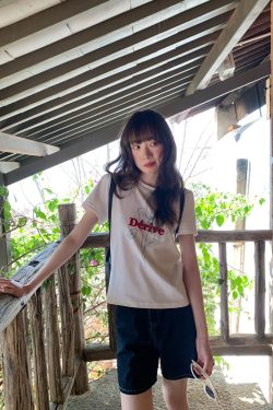 Artistic Towel Embroidery Printed Short Sleeve T-Shirt for Women - Summer Slim Fit Shoulder Top, Casual Chic Style